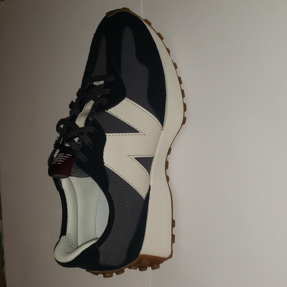 New Balance The Intelligent Choice 327